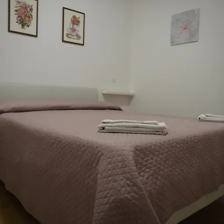 公寓 Oliva's House Con Giardino 帕拉佐罗德罗斯泰尔